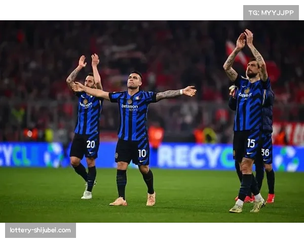 阿贾克斯冲刺阶段连续四轮不胜，将争冠主动权拱手相让